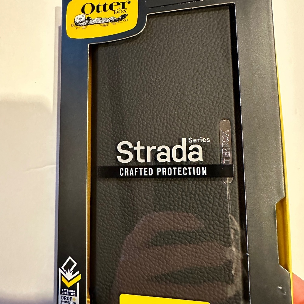 Otter Box Strada Series. Samsung Galaxy S20+. NEW